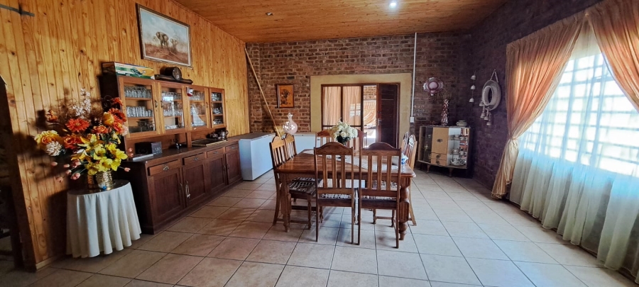 6 Bedroom Property for Sale in Schweizer Reneke North West